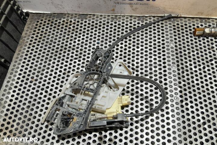 Broasca usa spate dreapta 3C4839016A 3C4839016A Volkswagen VW Passat - 1