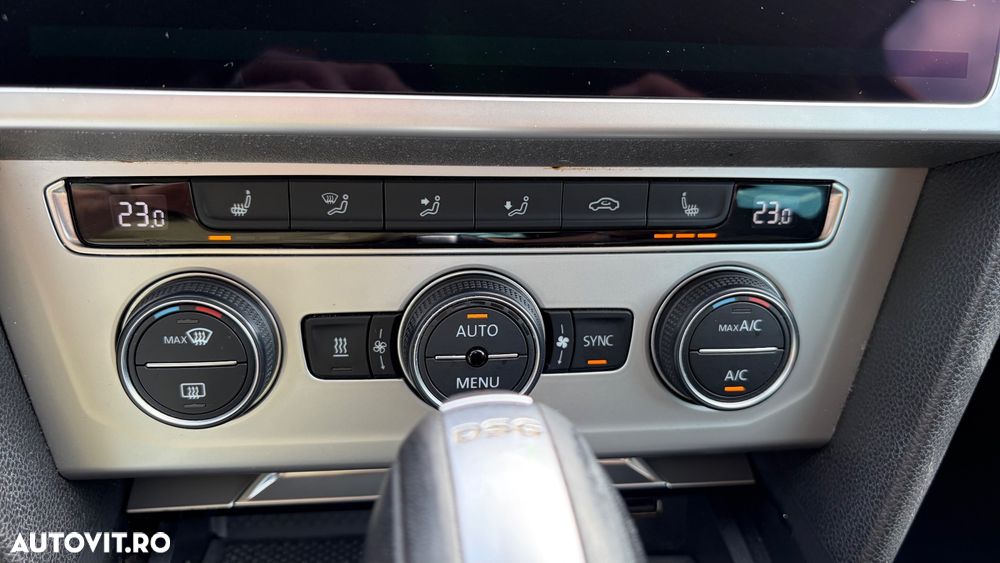 Volkswagen Passat - 25