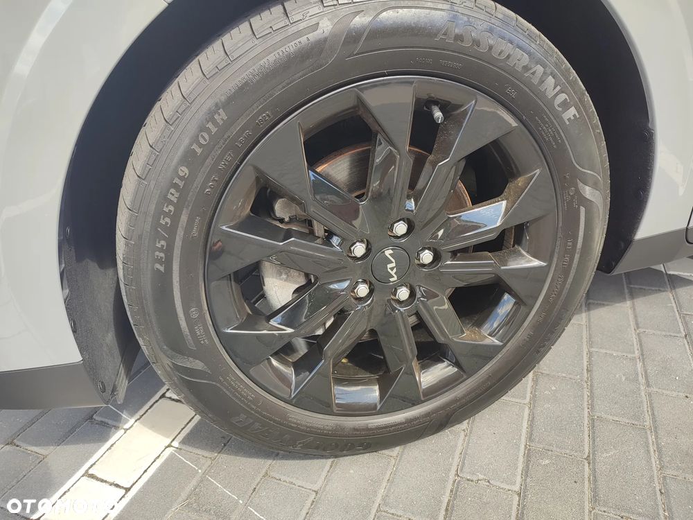Kia Carnival - 18