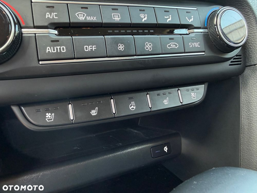 Kia XCeed 1.6 CRDi DCT7 PLATINUM EDITION - 31