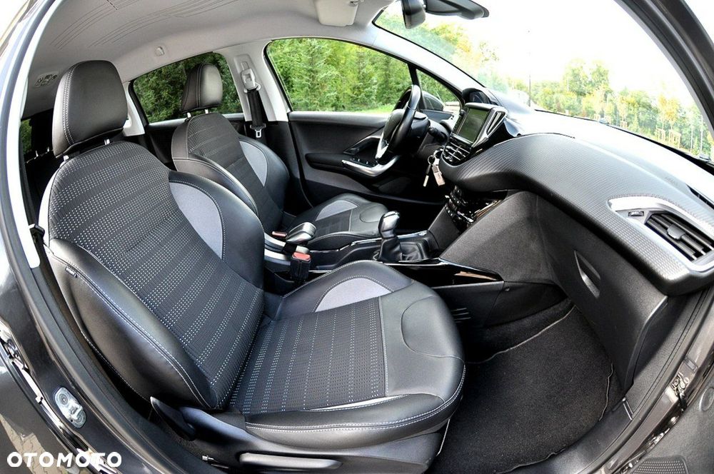 Peugeot 2008 1.2 Pure Tech GPF Allure S&S - 20