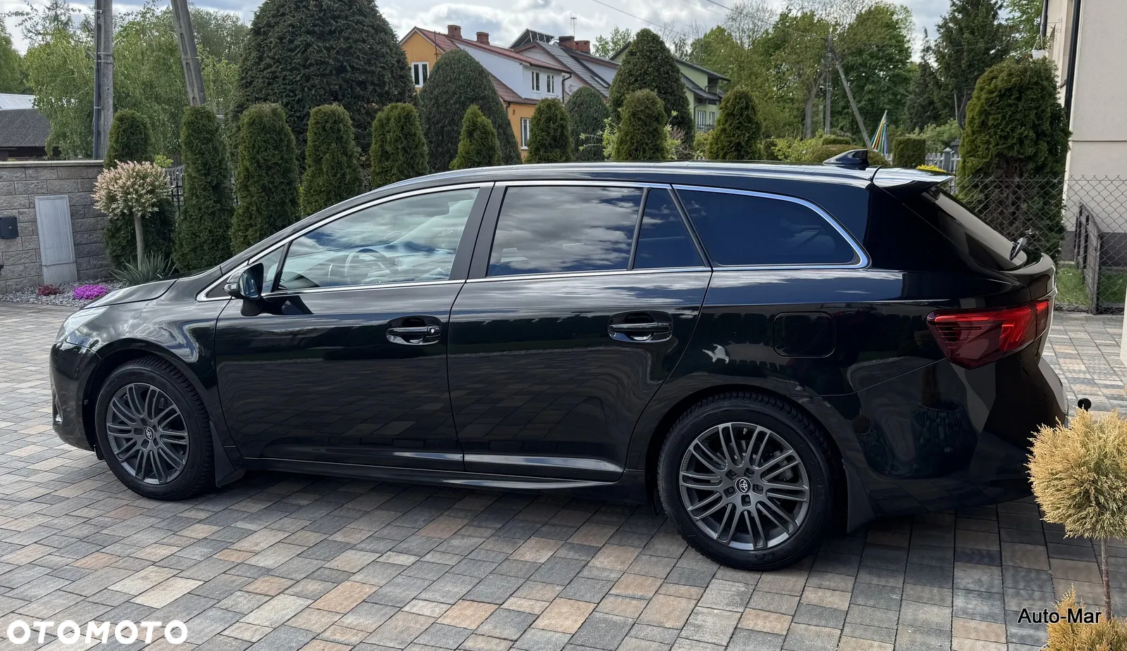 Toyota Avensis Touring Sports 1.8 Business Edition - 4
