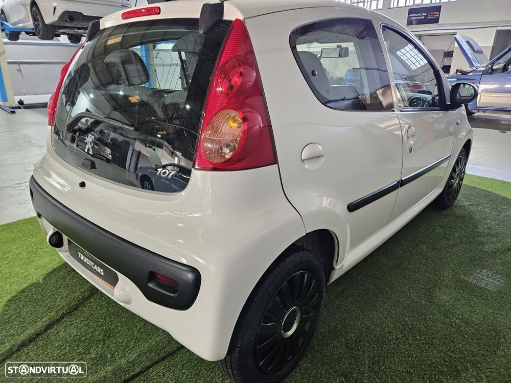 Peugeot 107 1.0 Trendy 2 Tronic - 6