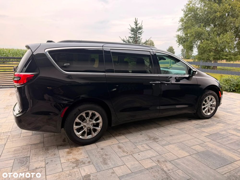 Chrysler Pacifica - 7