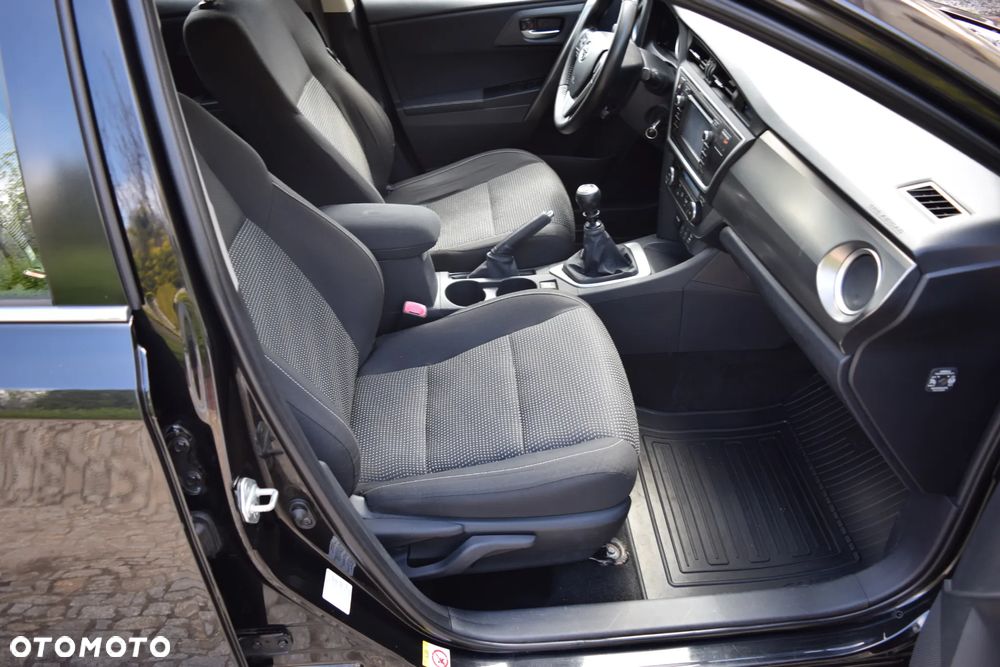 Toyota Auris 1.4 D-4D Design Edition - 11