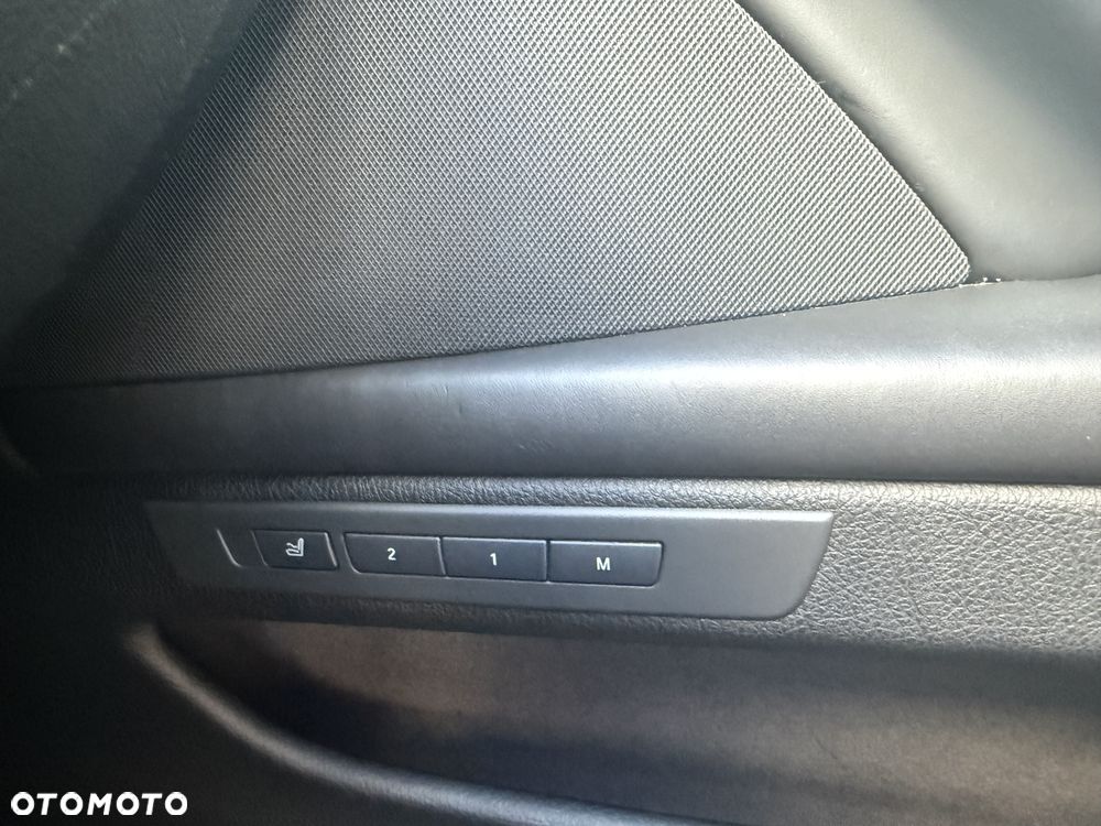 BMW Seria 5 530d xDrive - 11