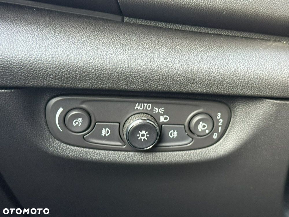 Opel Insignia 2.0 CDTI Business Elegance S&S - 24