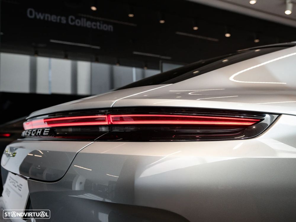 Porsche Panamera 4 E-Hybrid - 44