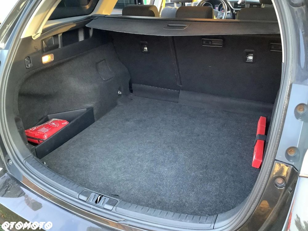 Toyota Auris 1.6 Selection - 18