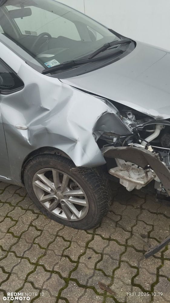 Toyota Auris 1.6 Premium - 2