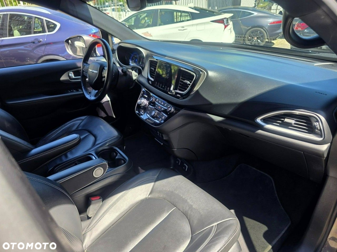 Chrysler Pacifica - 29