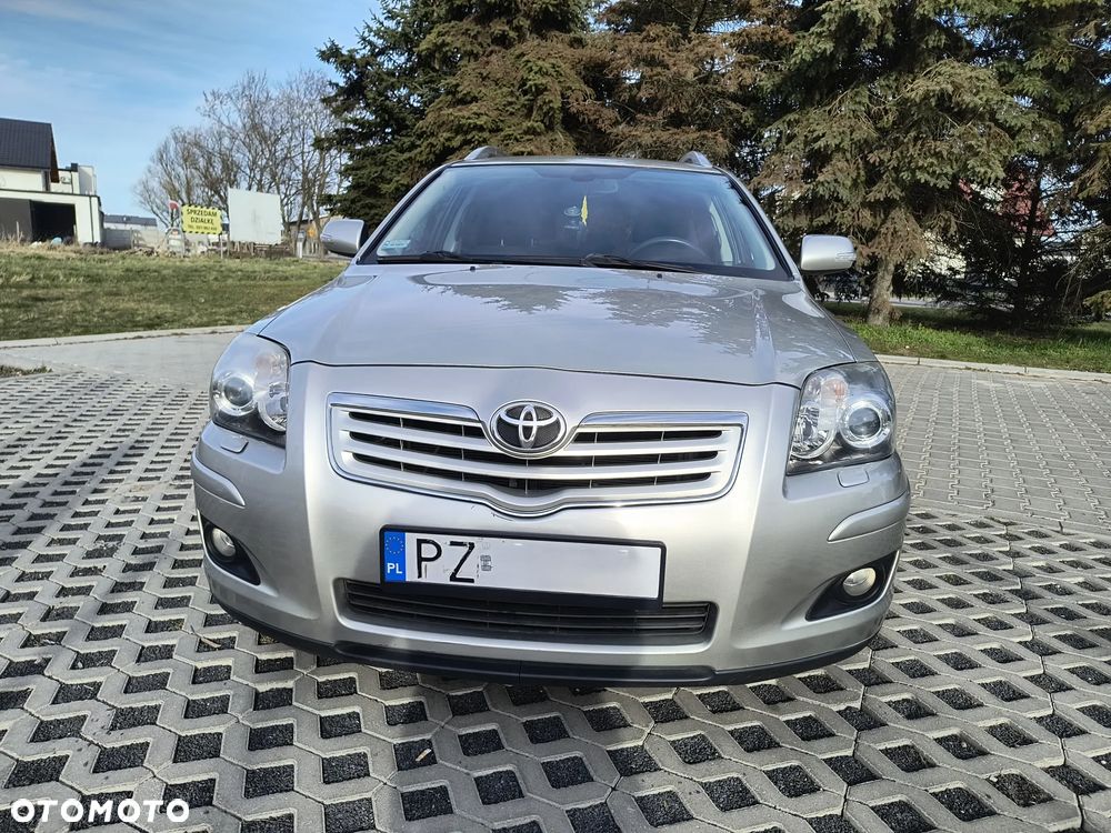 Toyota Avensis 1.8 VVT-i Sol - 2