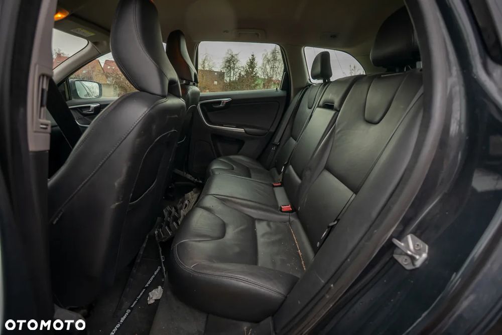 Volvo XC 60 D3 Geartronic Momentum - 12