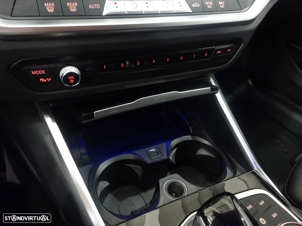 BMW 318 d Line Sport Auto - 30