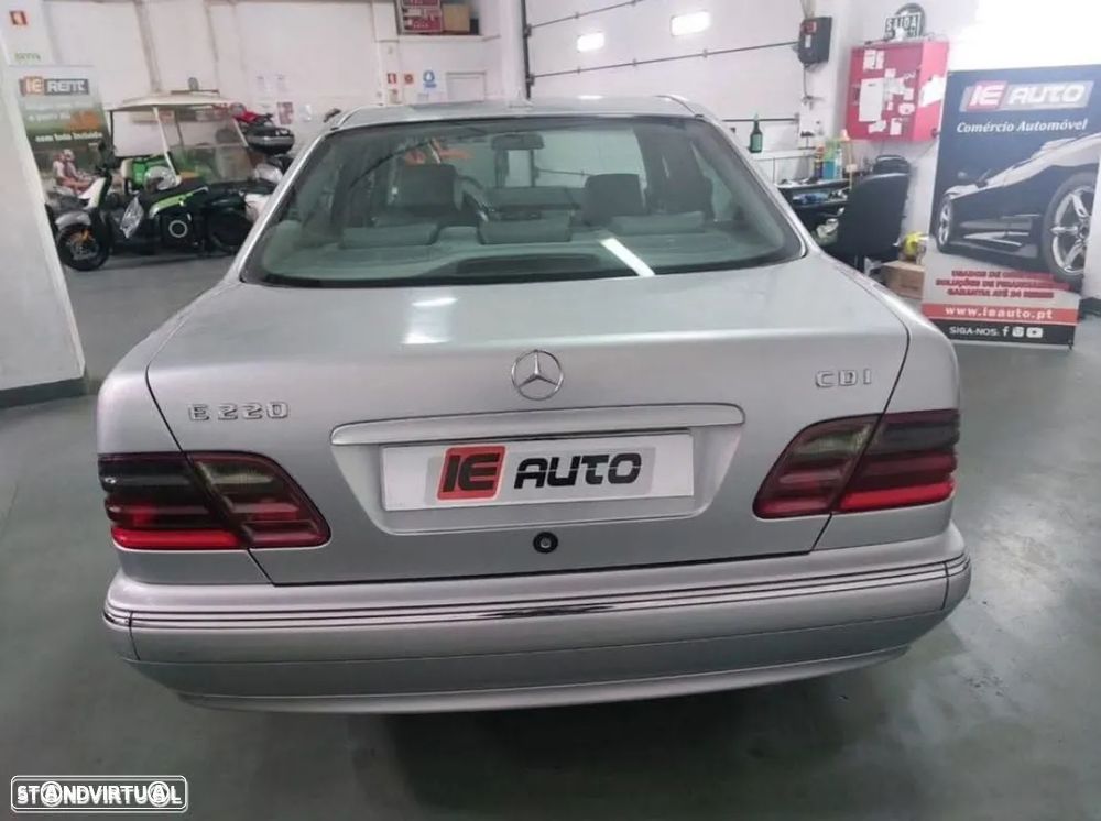 Mercedes-Benz E 220 CDI Avantgarde - 3