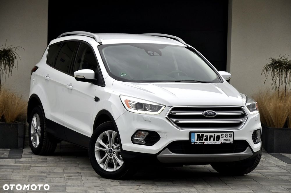 Ford Kuga 1.5 EcoBoost 2x4 Titanium - 1