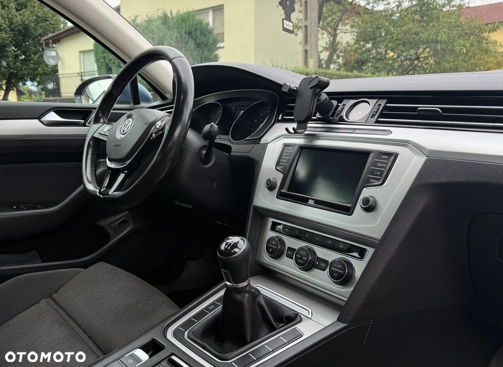 Volkswagen Passat - 23