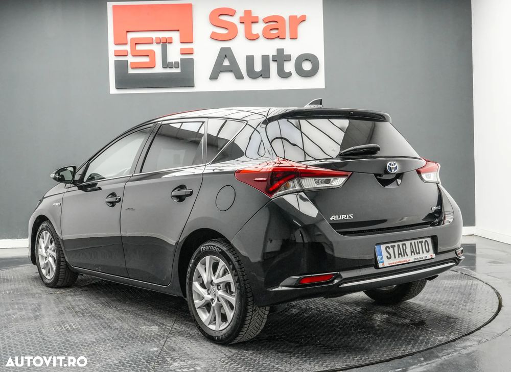 Toyota Auris 1.8 L VVT-i Hybrid Sol + - 4