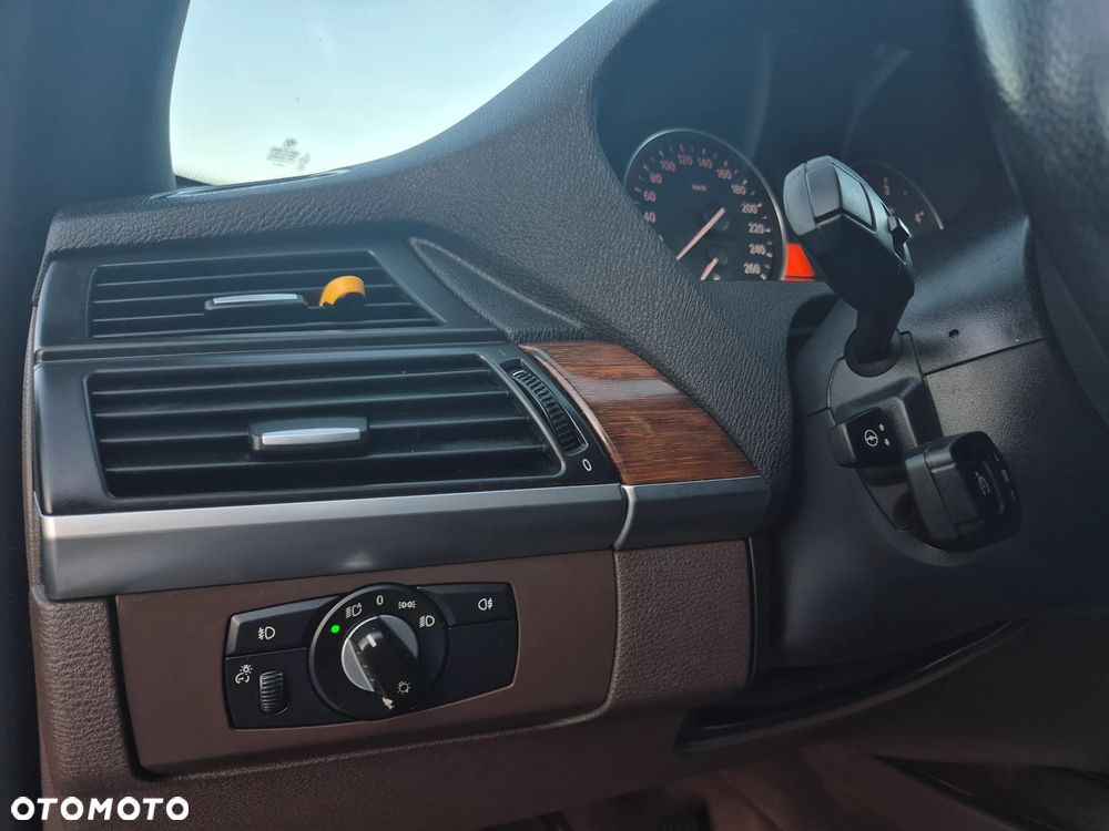 BMW X5 xDrive35d - 17