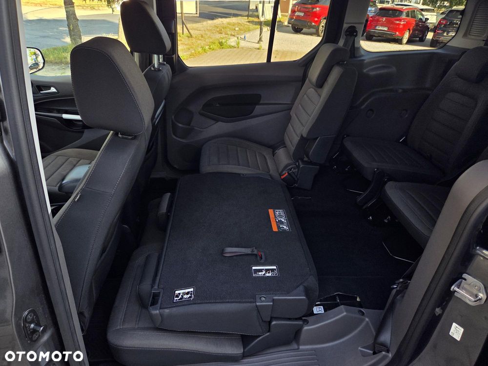 Ford Tourneo Connect Grand - 17