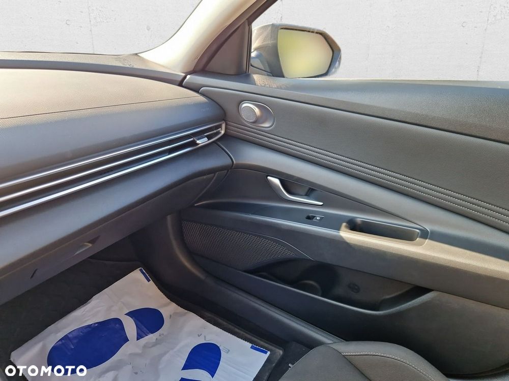 Hyundai Elantra 2023