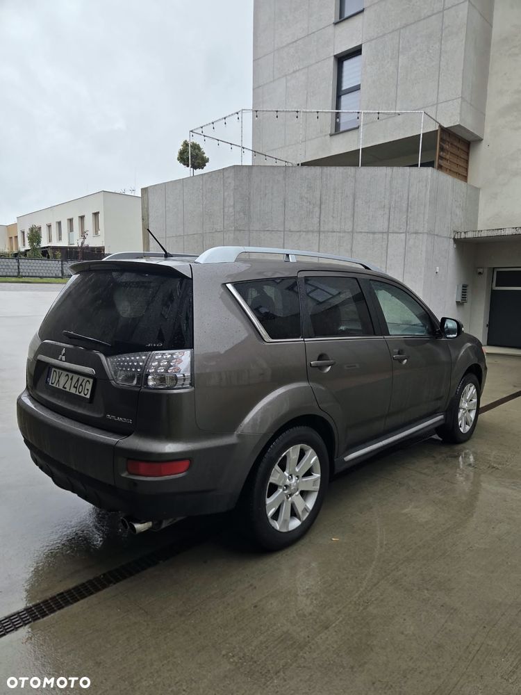 Mitsubishi Outlander - 4
