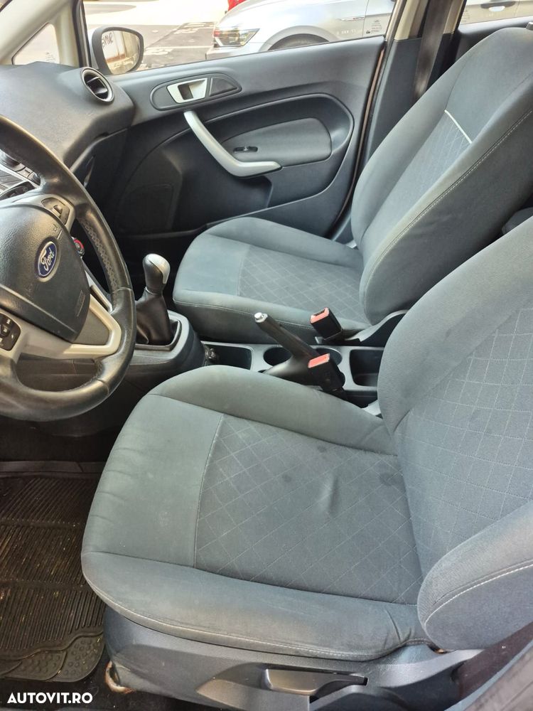 Ford Fiesta - 16