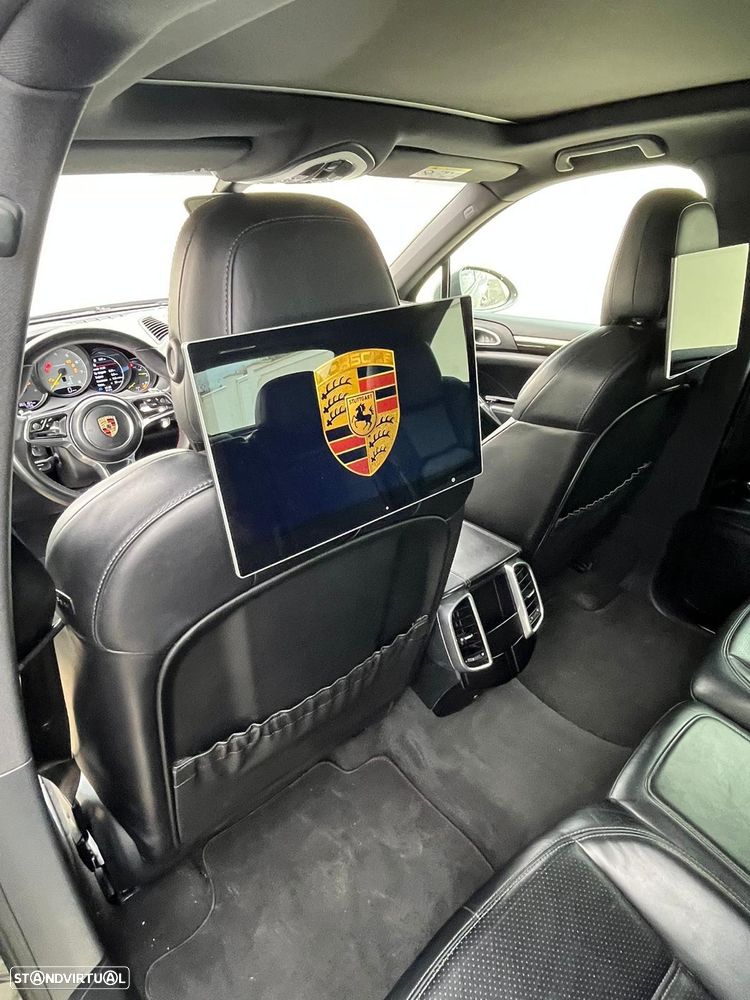 Porsche Cayenne S - 16