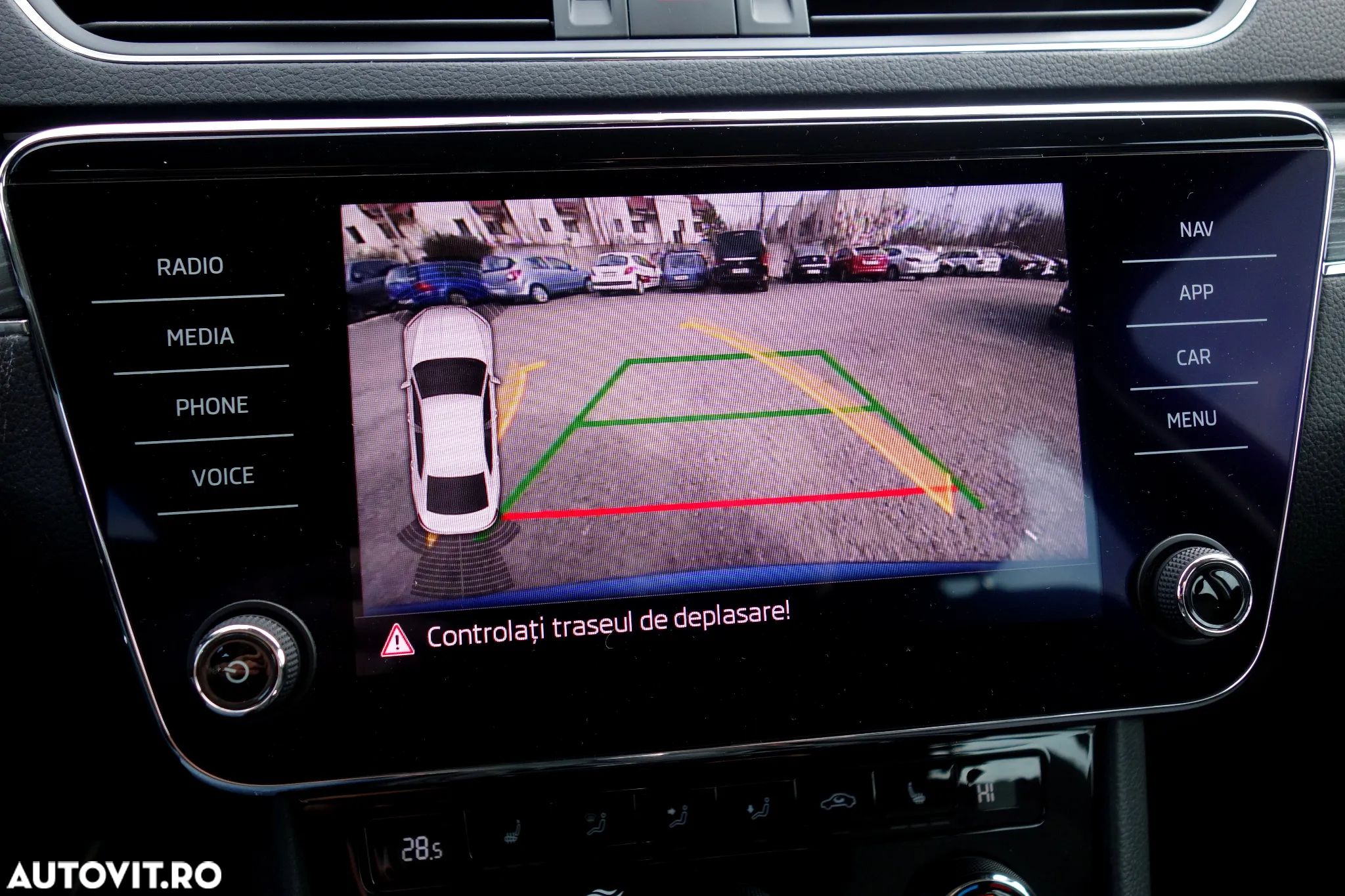 Skoda Superb 2.0 TDI DSG Ambition - 19