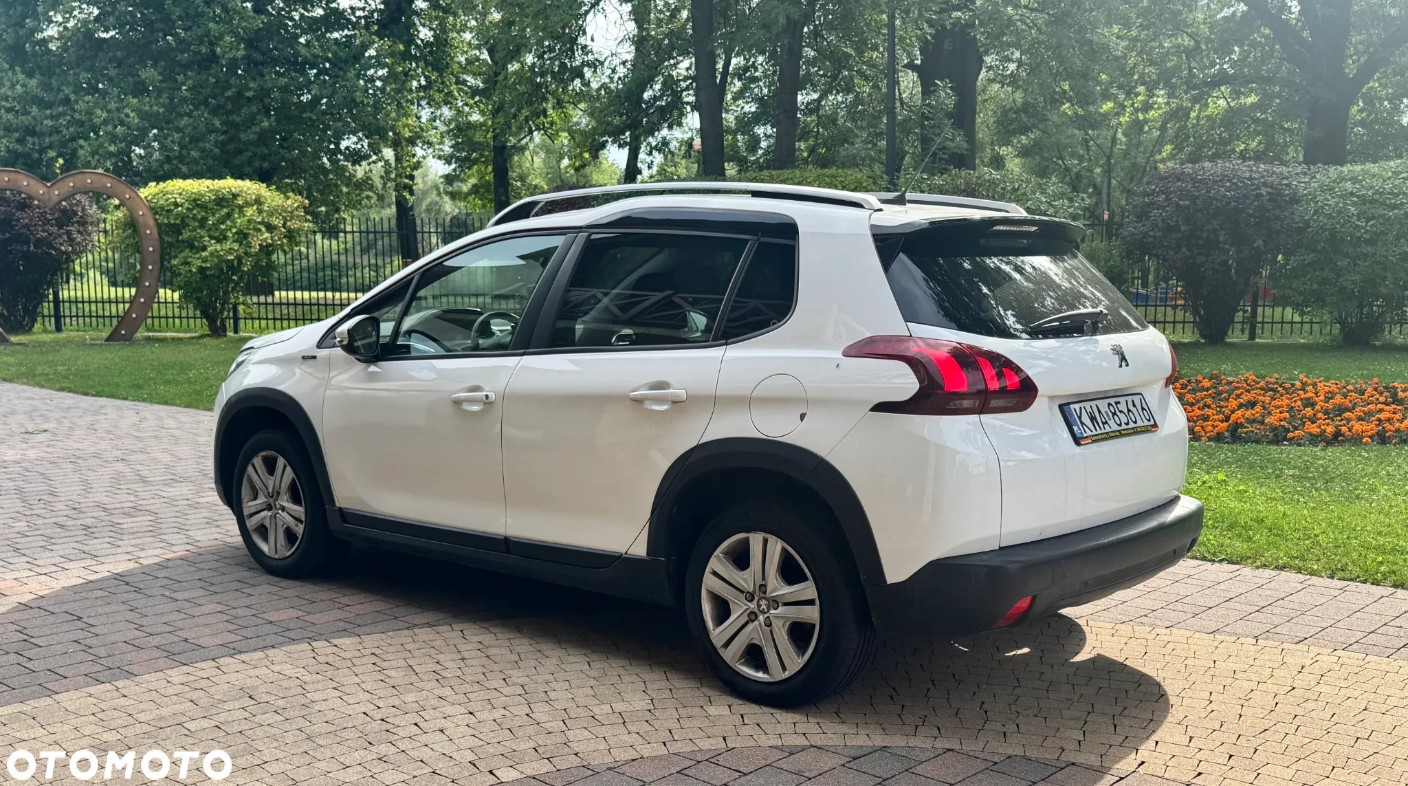 Peugeot 2008 1.2 Pure Tech Style - 12