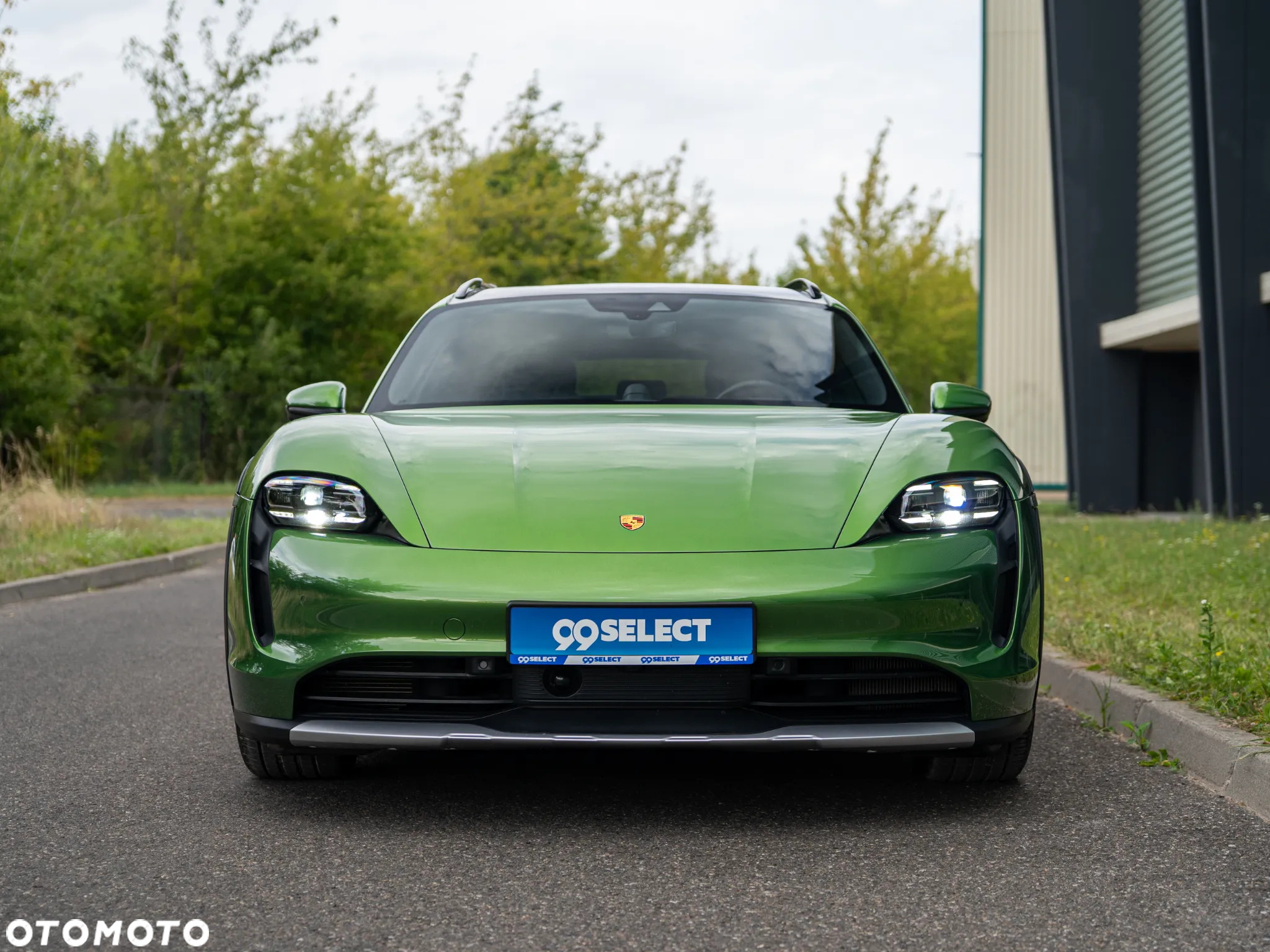 Porsche Taycan 4 Cross Turismo - 8