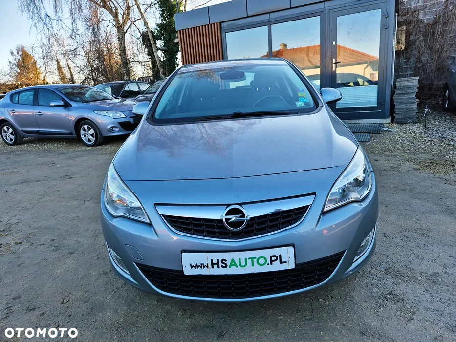 Opel Astra 1.4 Turbo Exklusiv - 4