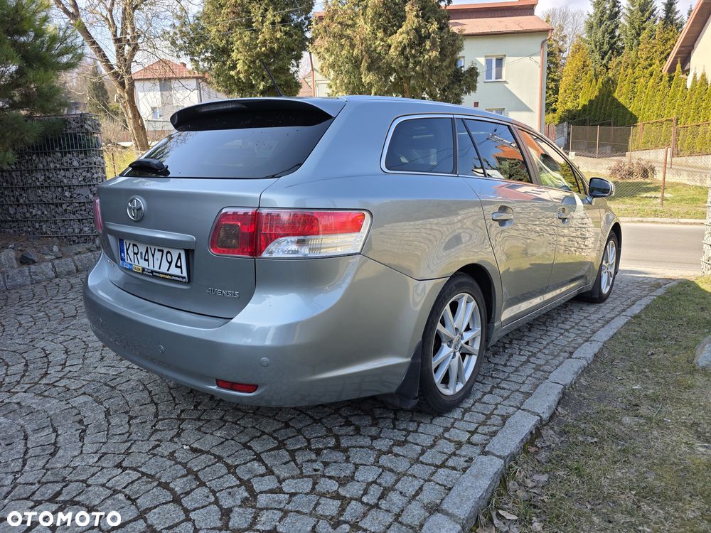 Toyota Avensis 2.0 D-4D Sol Premium - 6
