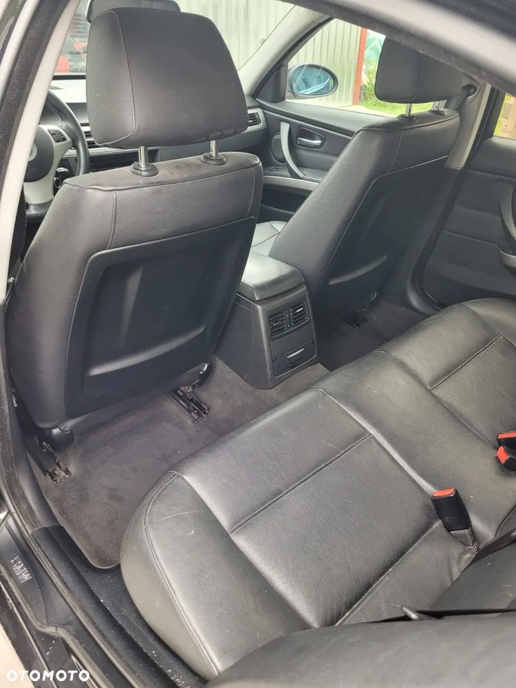 BMW Seria 3 318d - 22