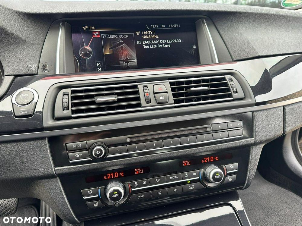 BMW Seria 5 525d xDrive - 24