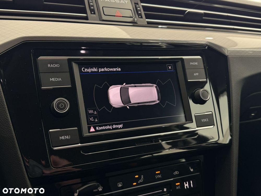 Volkswagen Passat - 38