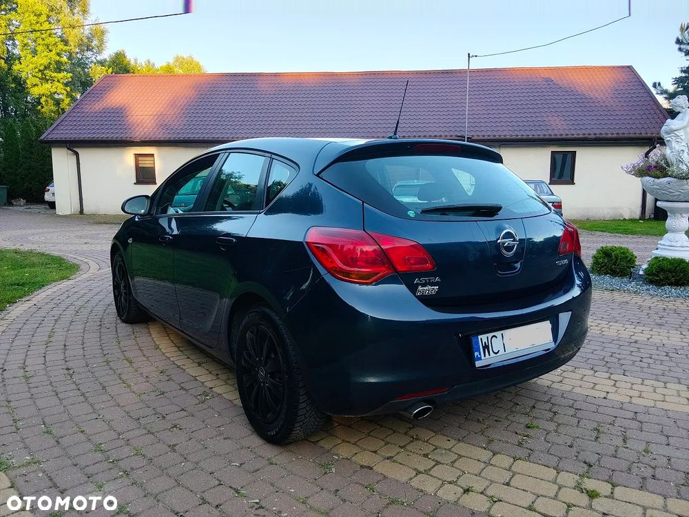 Opel Astra 1.4 T Executive - 5