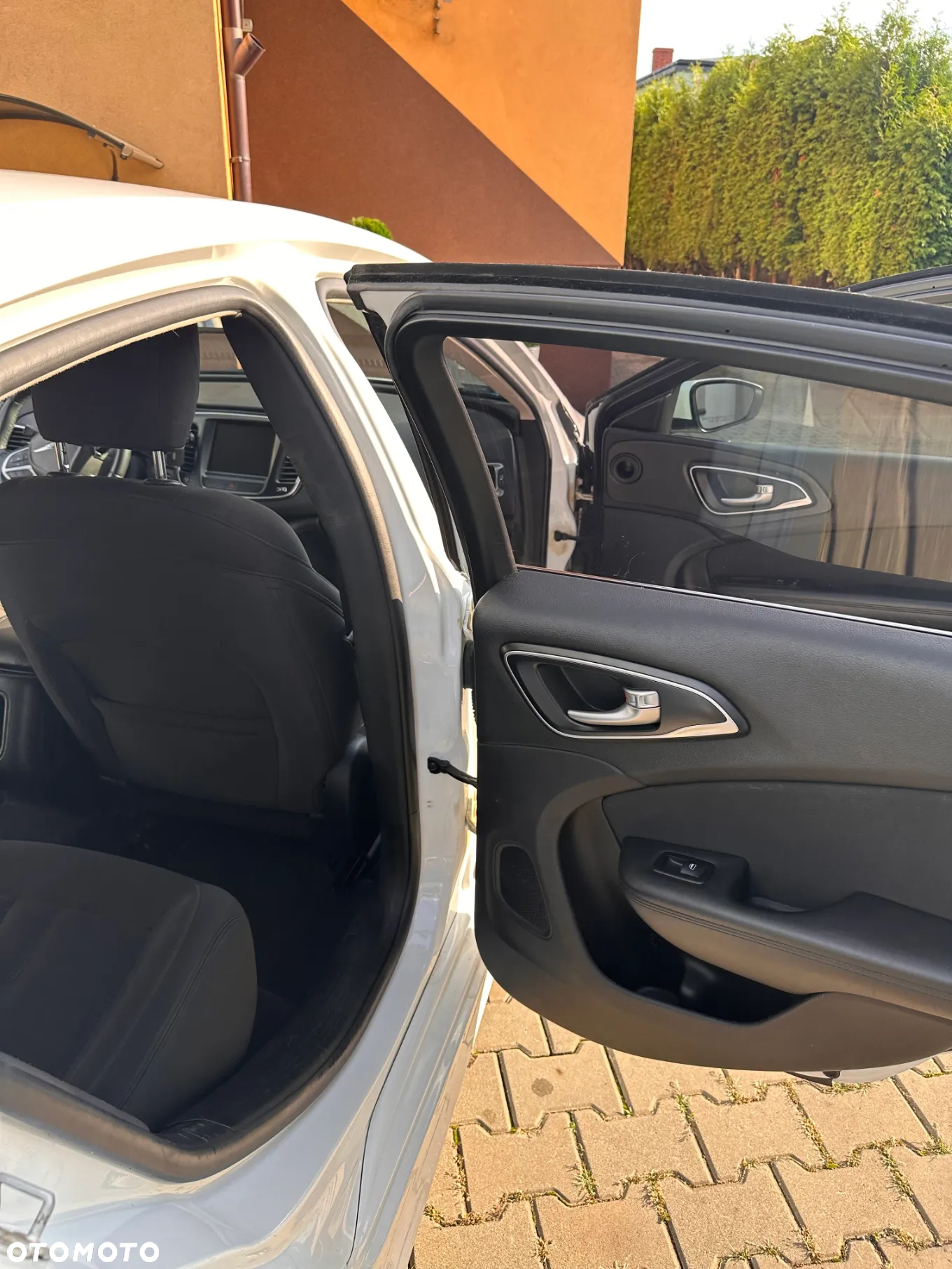 Chrysler 200 - 19