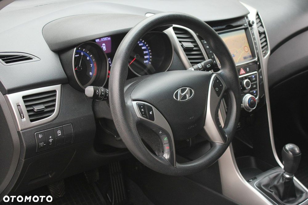 Hyundai i30 - 24
