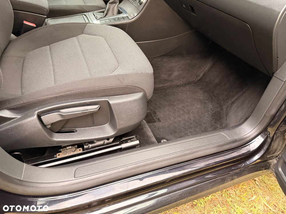Volkswagen Passat 1.6 TDI BlueMotion Technology Comfortline - 14