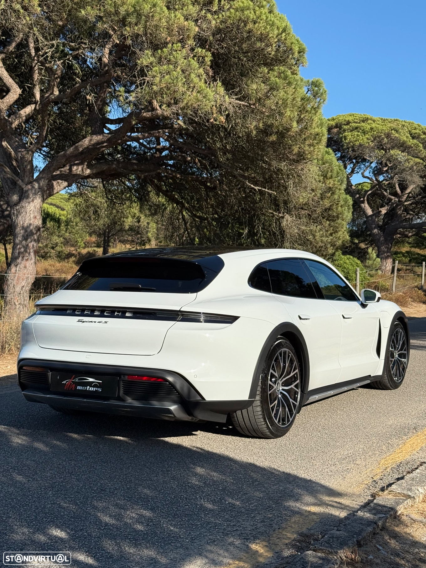 Porsche Taycan Cross Turismo 4S - 6