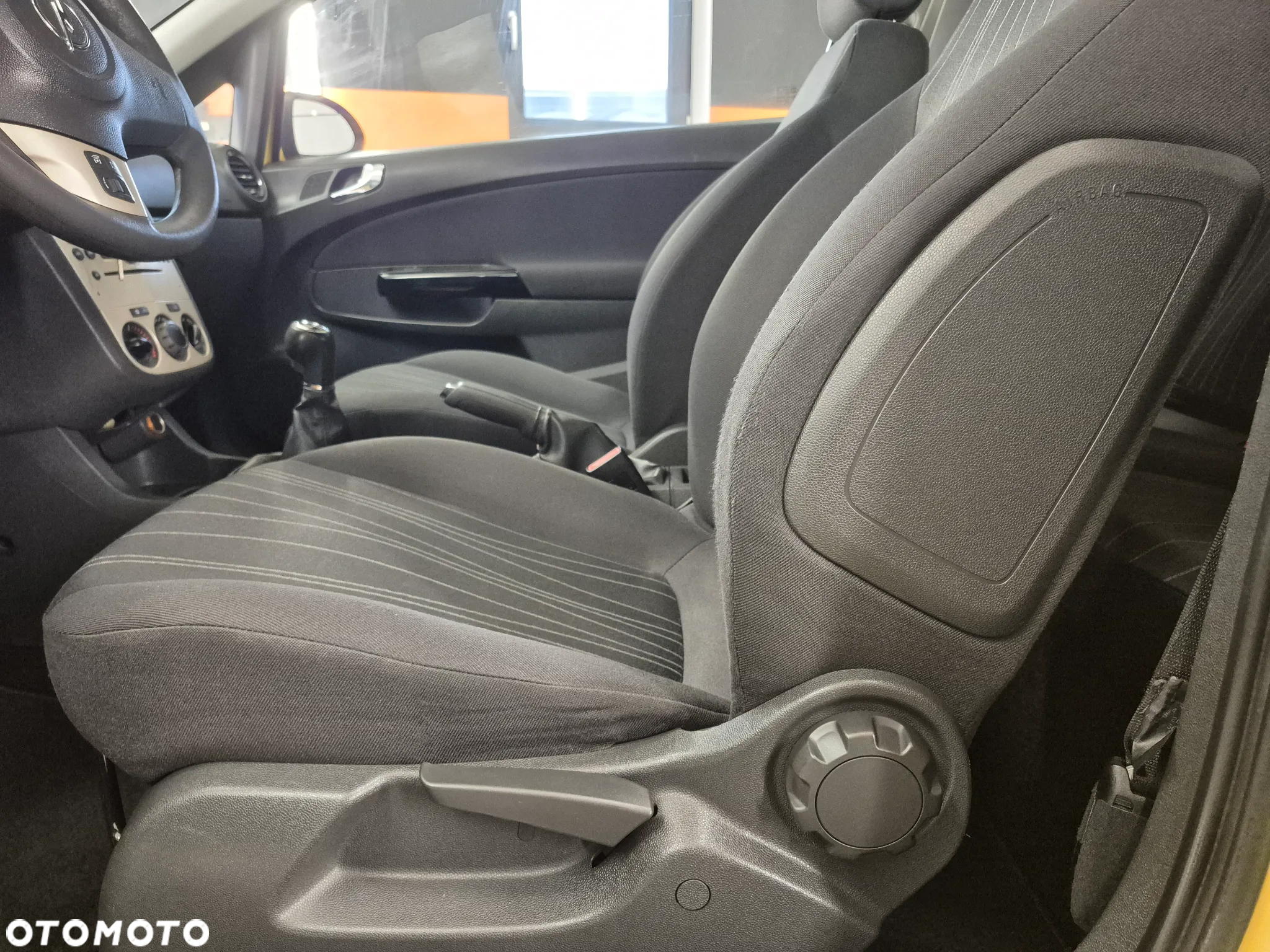 Opel Corsa 1.2 16V - 26