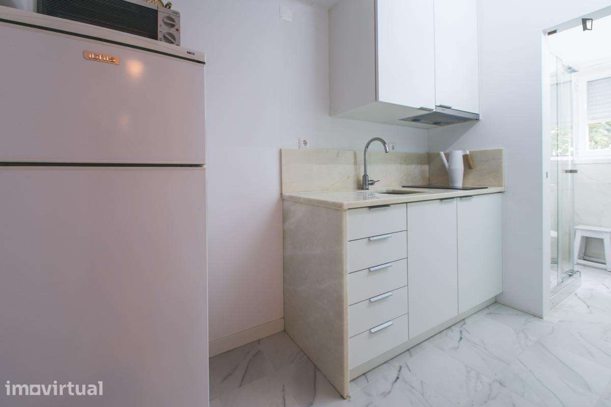 Quarto - localizado em Alameda Lisbon - Grande imagem: 5/9