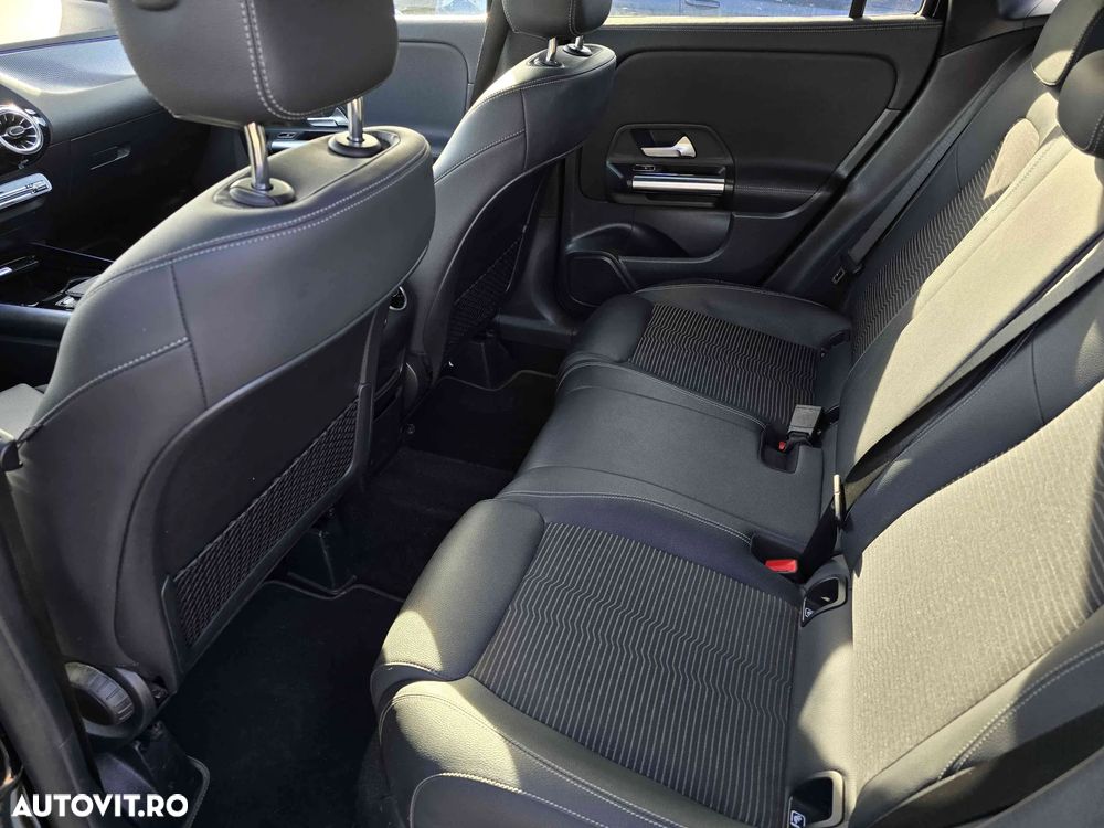 Mercedes-Benz GLA - 16