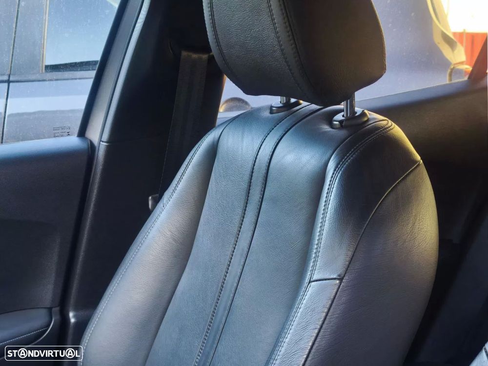 Peugeot e-2008 50 kWh Allure Pack - 11