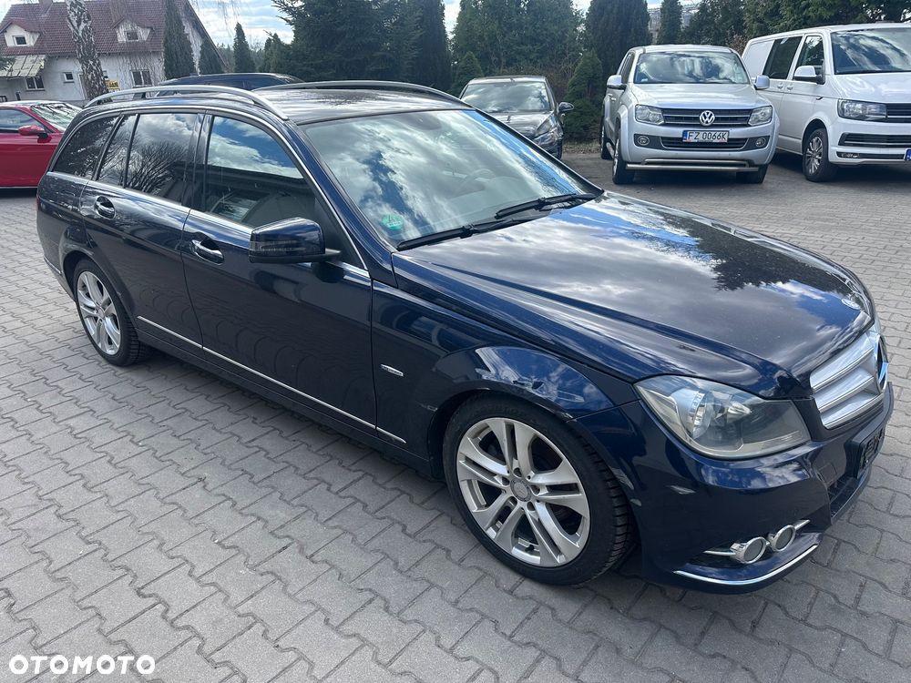 Mercedes-Benz Klasa C 180 CGI Automatik BlueEFFICIENCY Avantgarde - 13