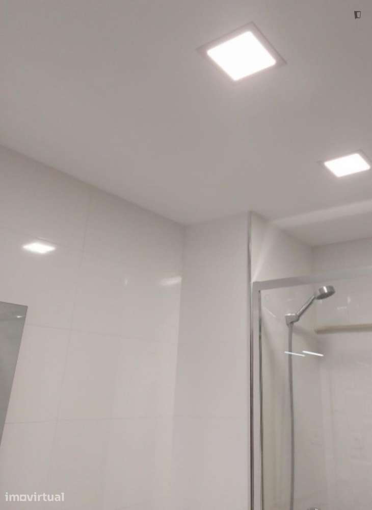 Quarto - localizado em Norton de Matos Coimbra - Grande imagem: 5/13