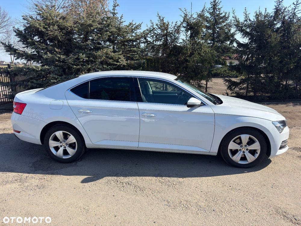 Skoda Superb 2.0 TDI Style DSG7 - 4