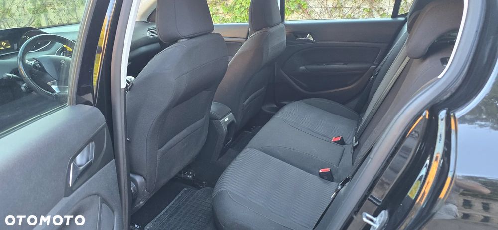Peugeot 308 - 8