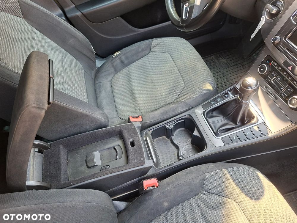 Volkswagen Passat 2.0 TDI DPF Comfortline - 10